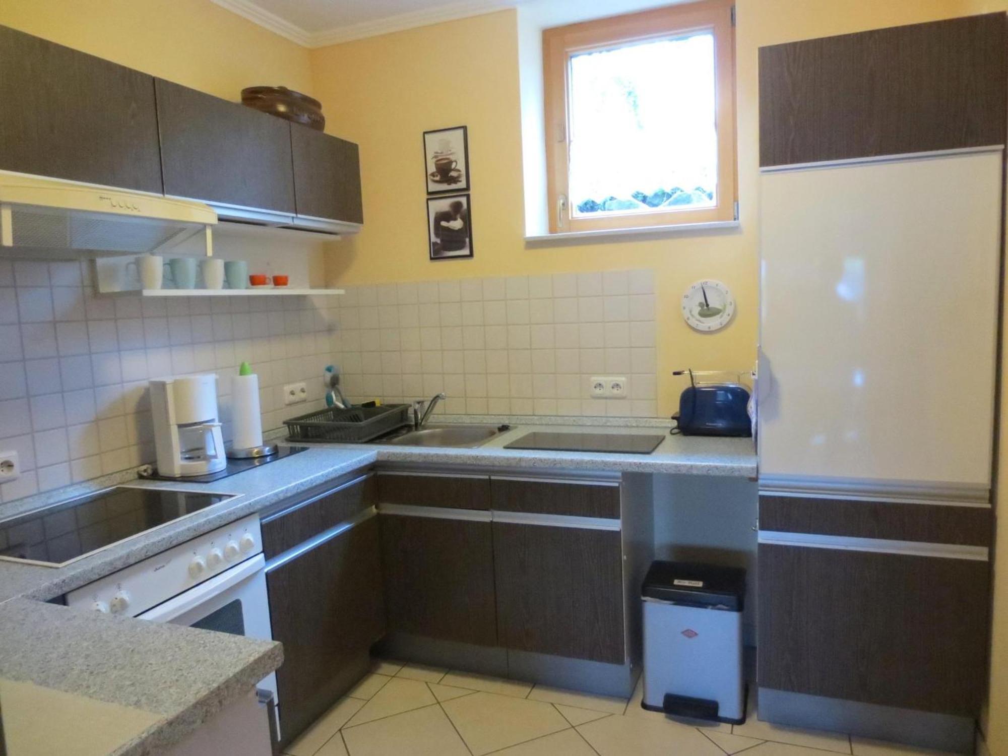 Holiday Flat With Idyllic Garden In Daun Exterior photo