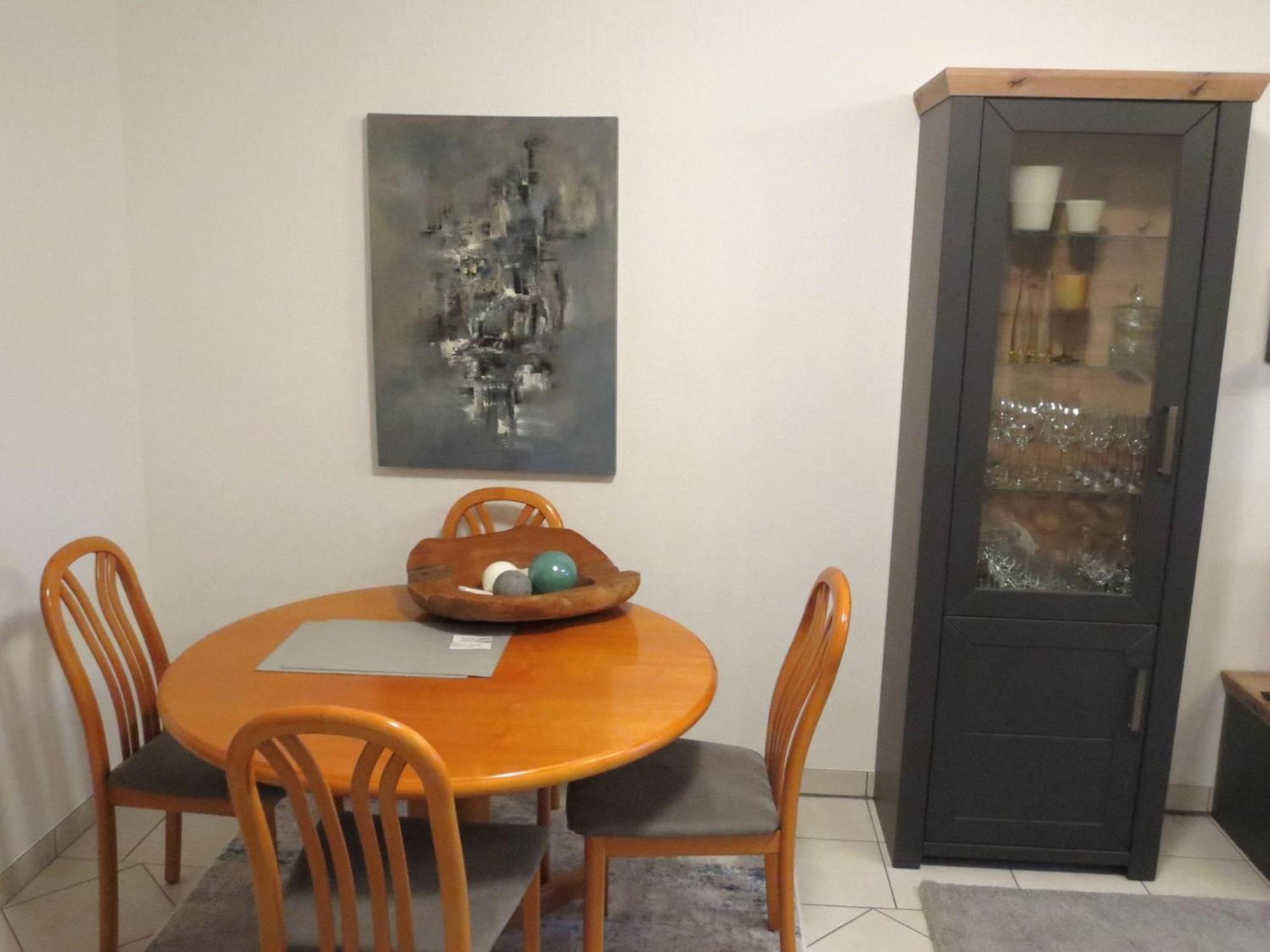 Holiday Flat With Idyllic Garden In Daun Exterior photo